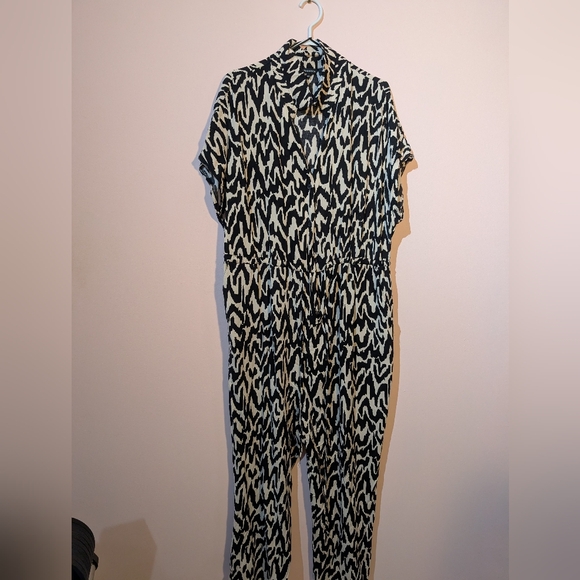 Animal print jumpsuit - Picture 1 of 3